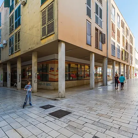 Sunny Central Zara